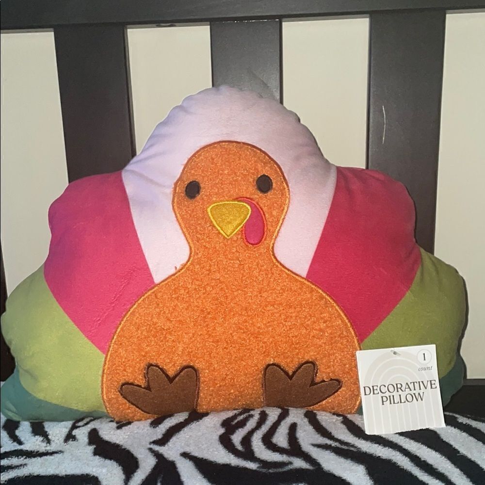 New with tags bullseye target colorful turkey decorative throw pillow